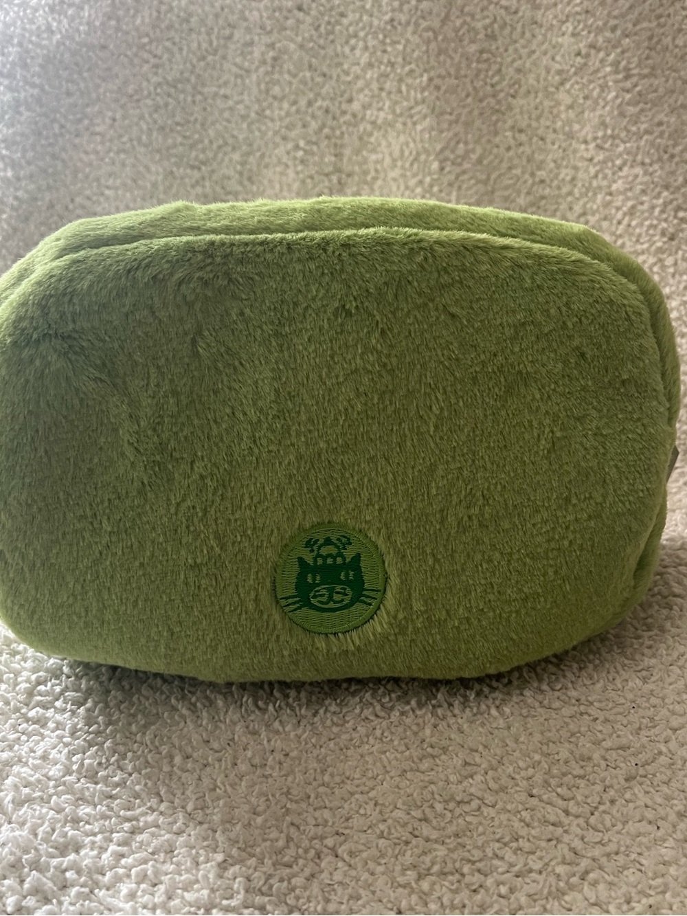 Jellycat Ricky Rain Frog Pouch - Picture 10 of 10